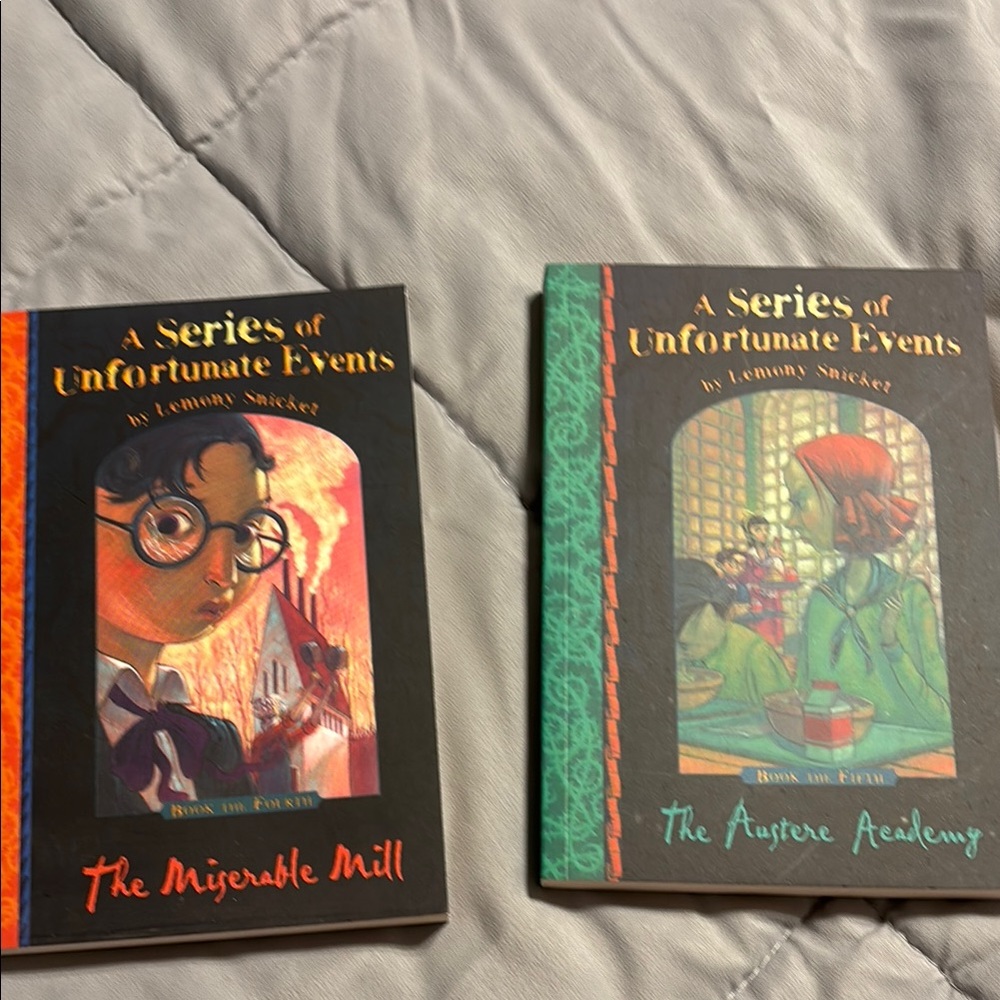 A Series of Unfortunate Events Book Set book 4 or 5